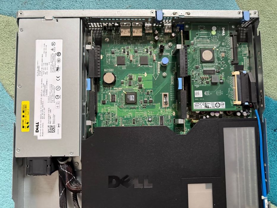 Serwer 1U DELL PowerEdge R300 z dodatkami