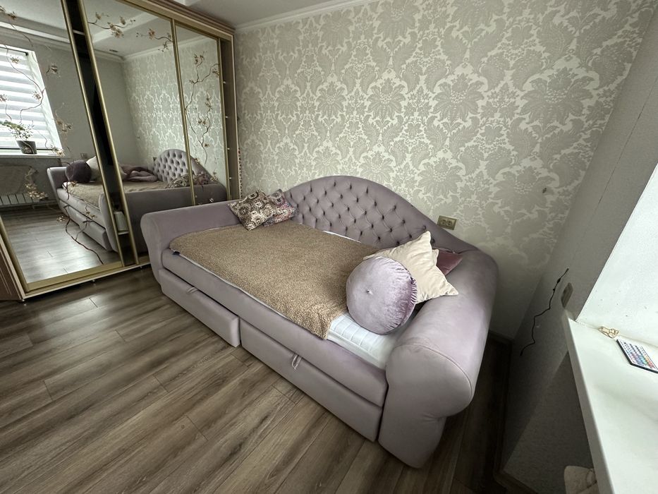 Ліжко диван продам у гарному стані