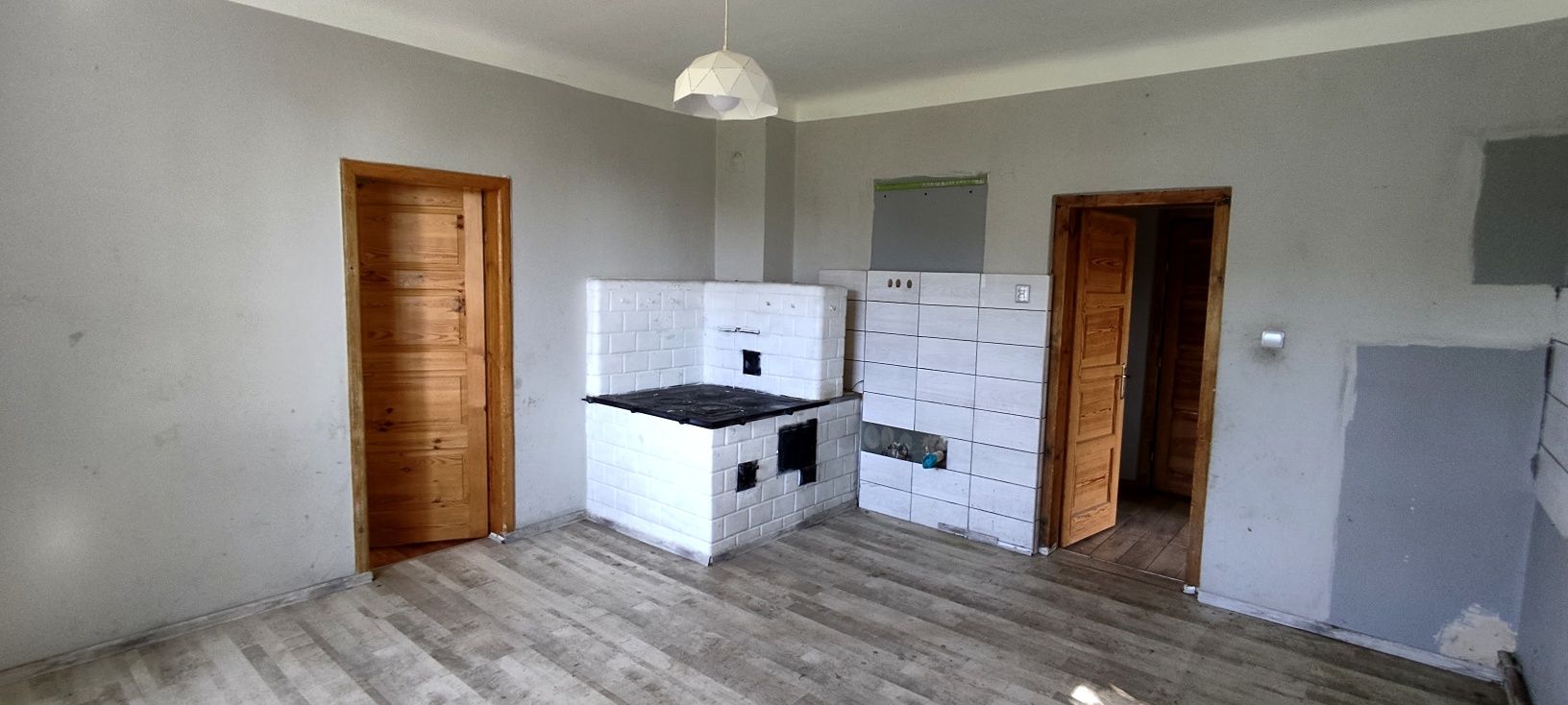 Dom 75m2+ piwnica strych działka 1300m2