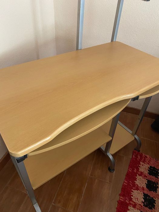 Secretaria em madeira