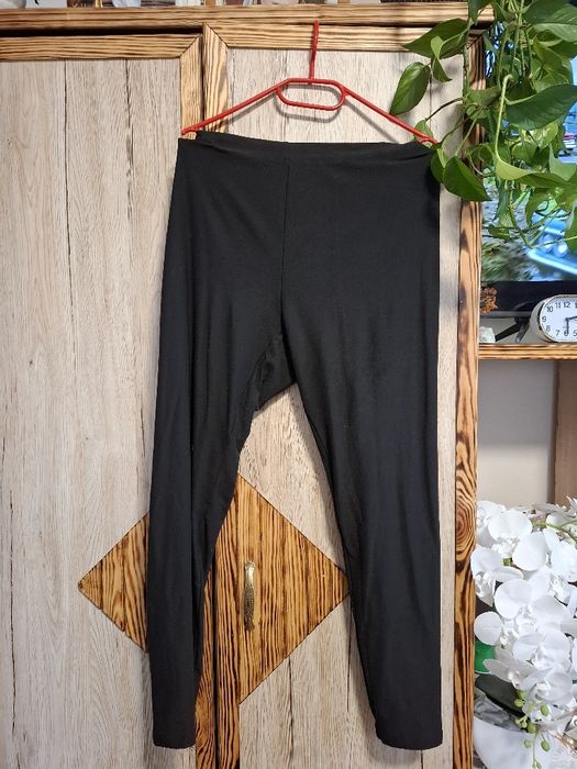 Czarne legginsy Esmara