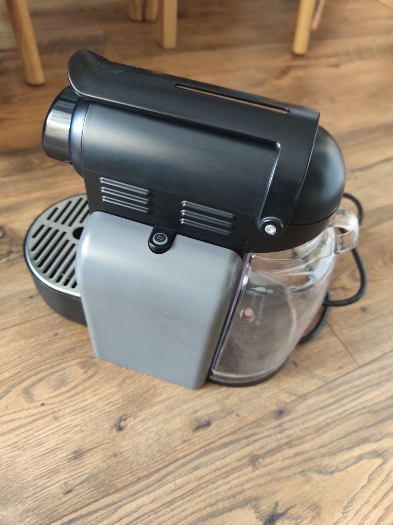 Ekspres do kawy DeLonghi na kapsułki