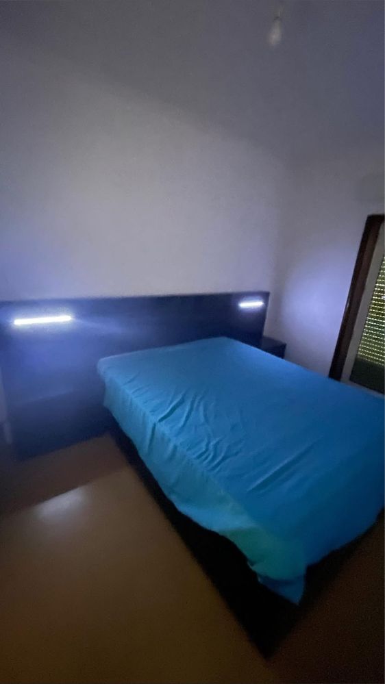 Sommier com arrumos + estrado+ mesinhas+cabeceira com led