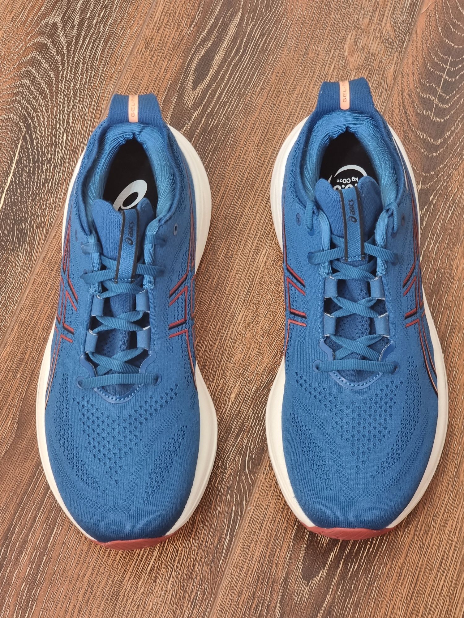 Оригінал 100% чоловічі кросівки asics nimbus 26  eur 42