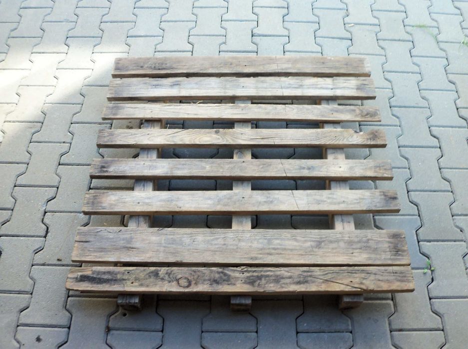 paleta palety drewniane o wymiarach 100x100  100 x 100 1sztuka