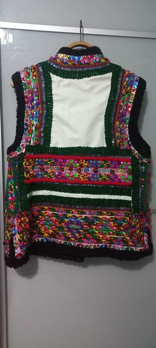 Прощається гуцульський кожух