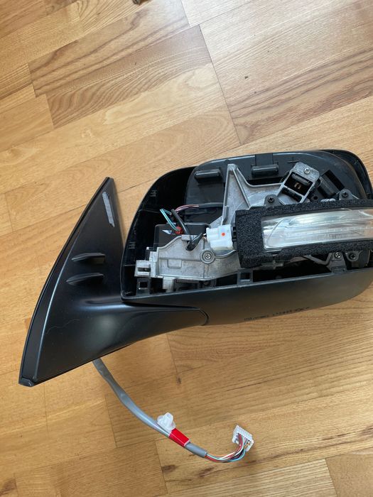 Дзеркало ліве , пошкоджене Тойота прадо