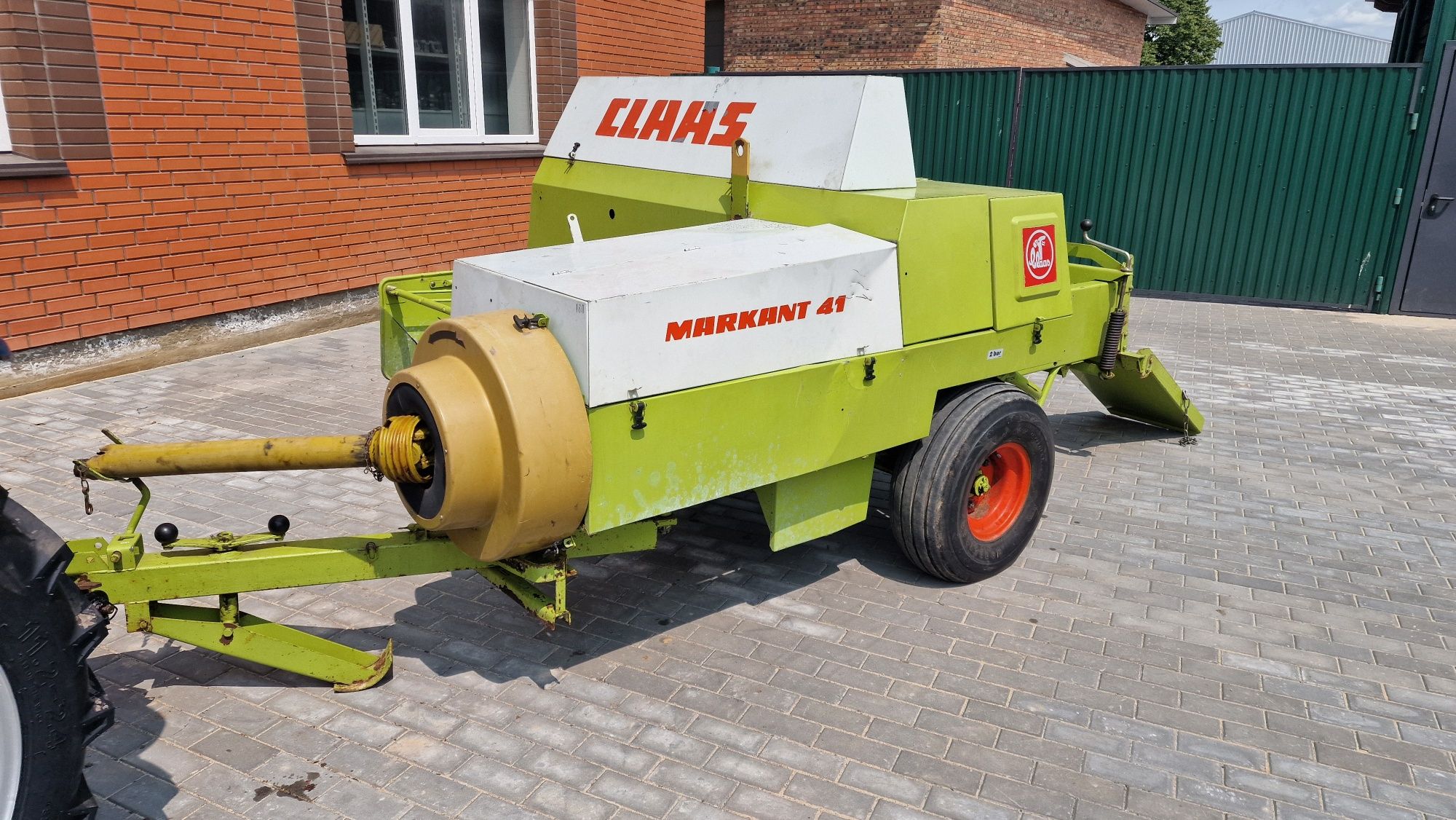 Прес-Підбирач Claas Markant 41