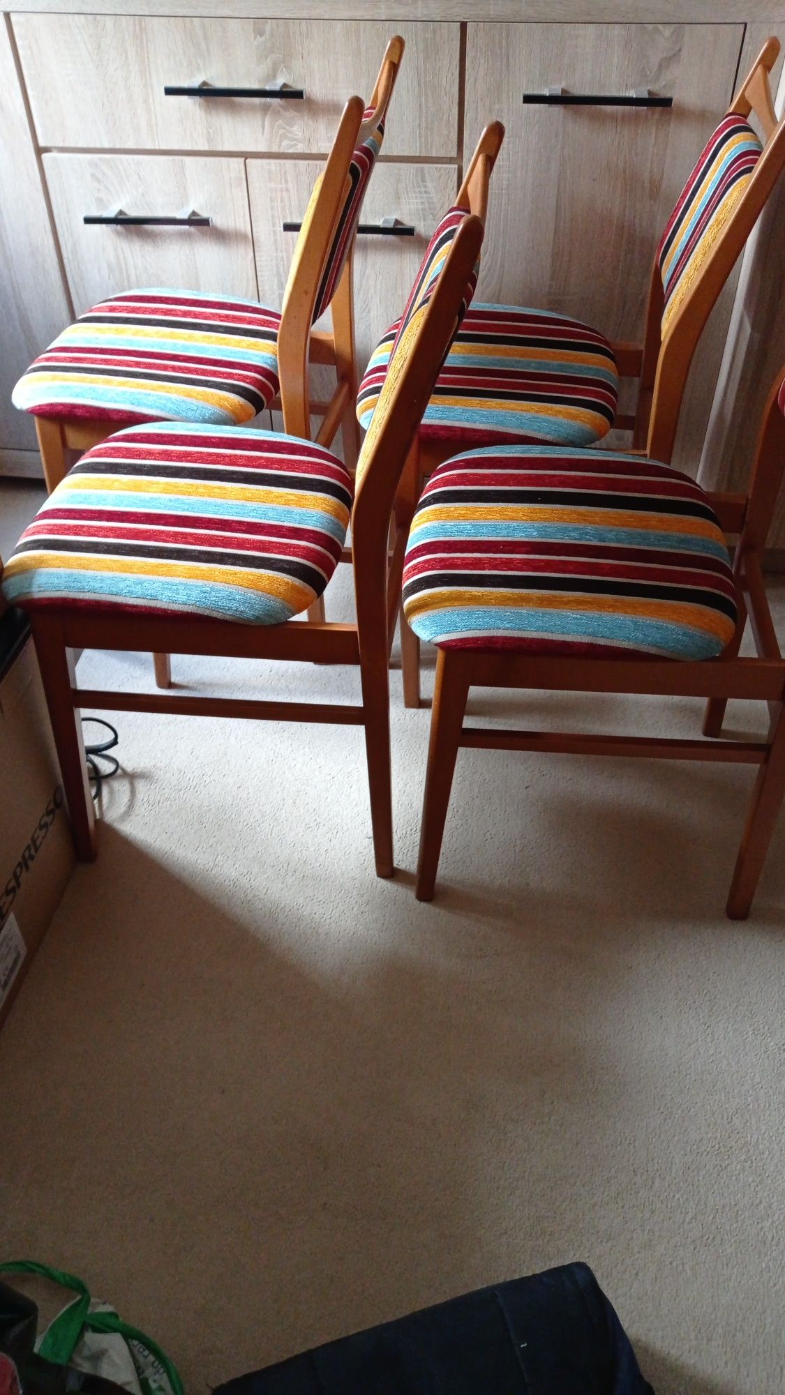 Mam do sprzedania krzesła tapicerowane po renowacji