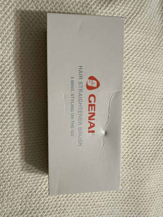 Щітка-випрямляч для волосся GENAI S7