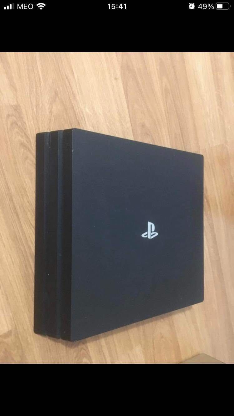 Ps4  pro como nova com comando