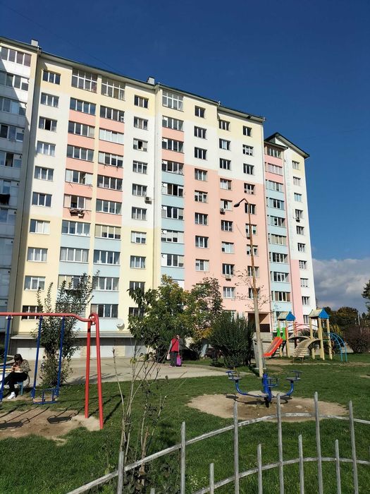 Простора 3к квартира з гарним видом в затишному районі