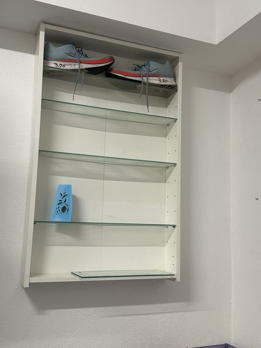 Estante ikea cor branca com prateleiras