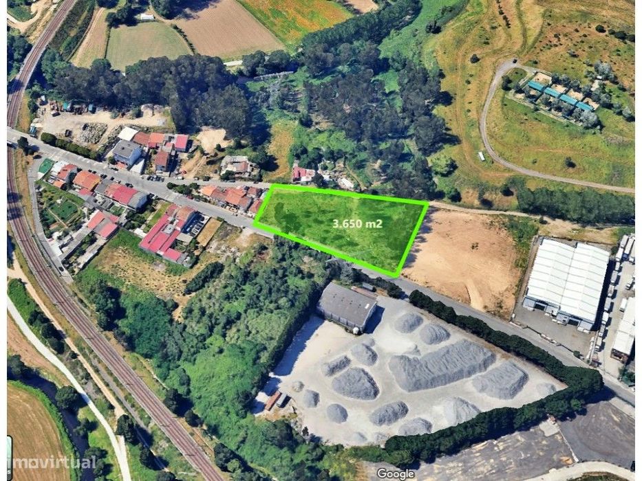 Terreno com 4000 m2 em Custóias