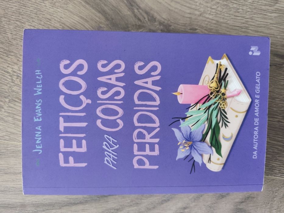 Livros diversos ( romance e auto ajuda)