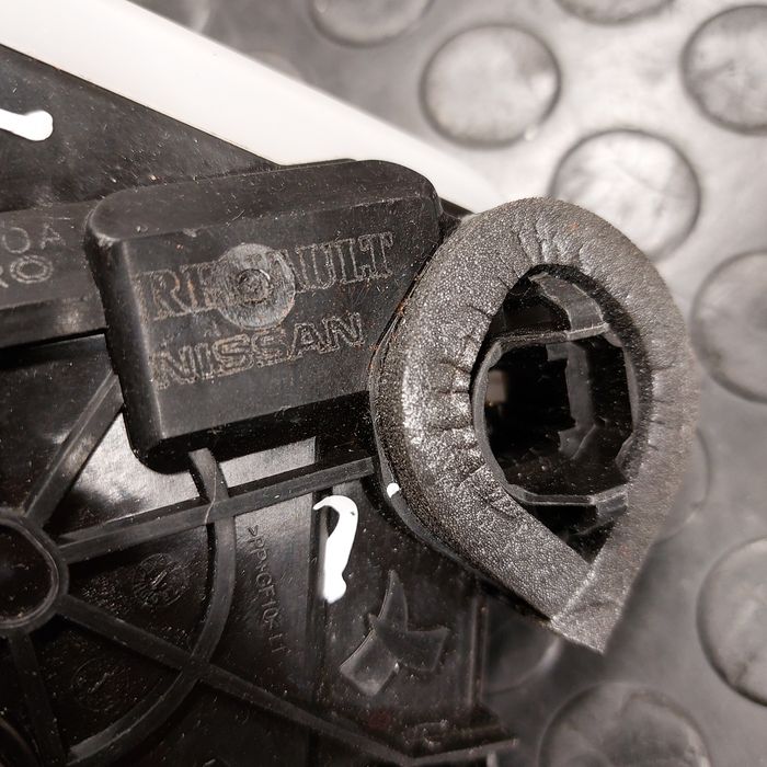 Fechadura eléctrica central porta Nissan Renault