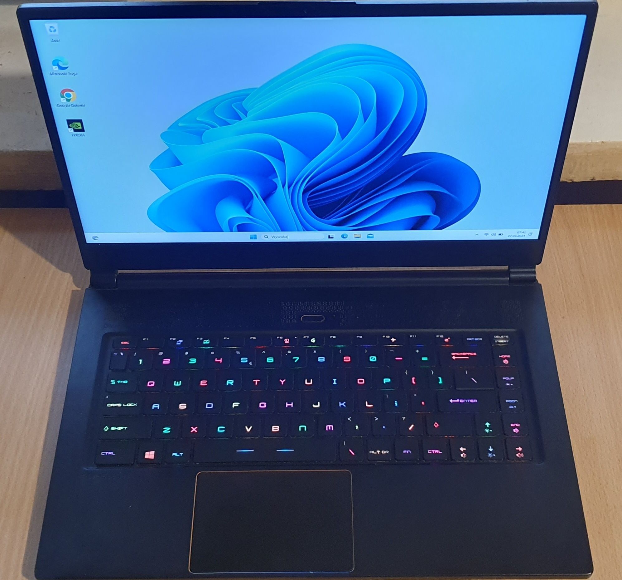 MSI GS65 8RF | I7-8750H | GTX 1070 8GB | 24GB RAM