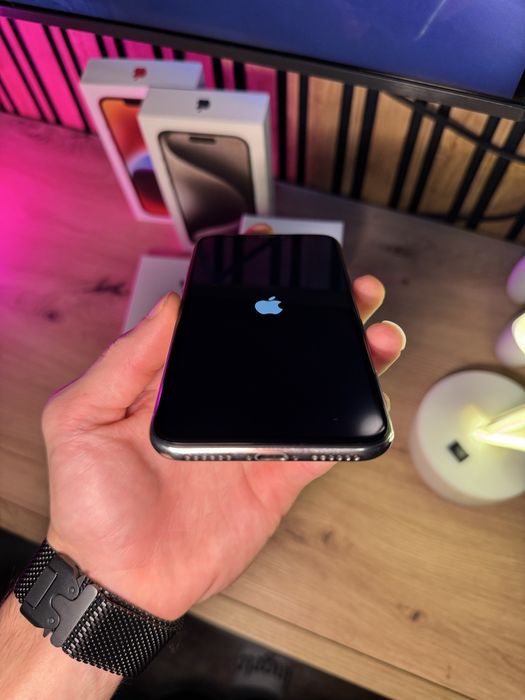 iPhone X 64 Gb + AirPods 4 у подарунок!