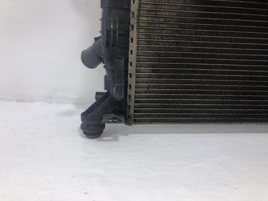 Радіатор VOLVO V50 P12 2010-2012 (3M5H8005TL) 30741094