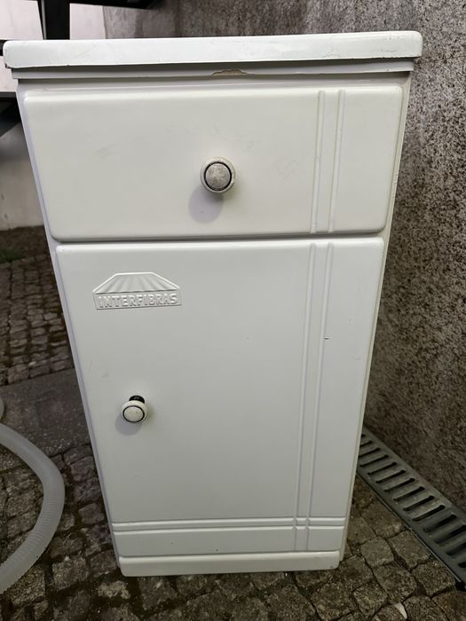 Tanque de roupa com tampa 62x55x80 cm