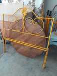 Cama em ferro usada