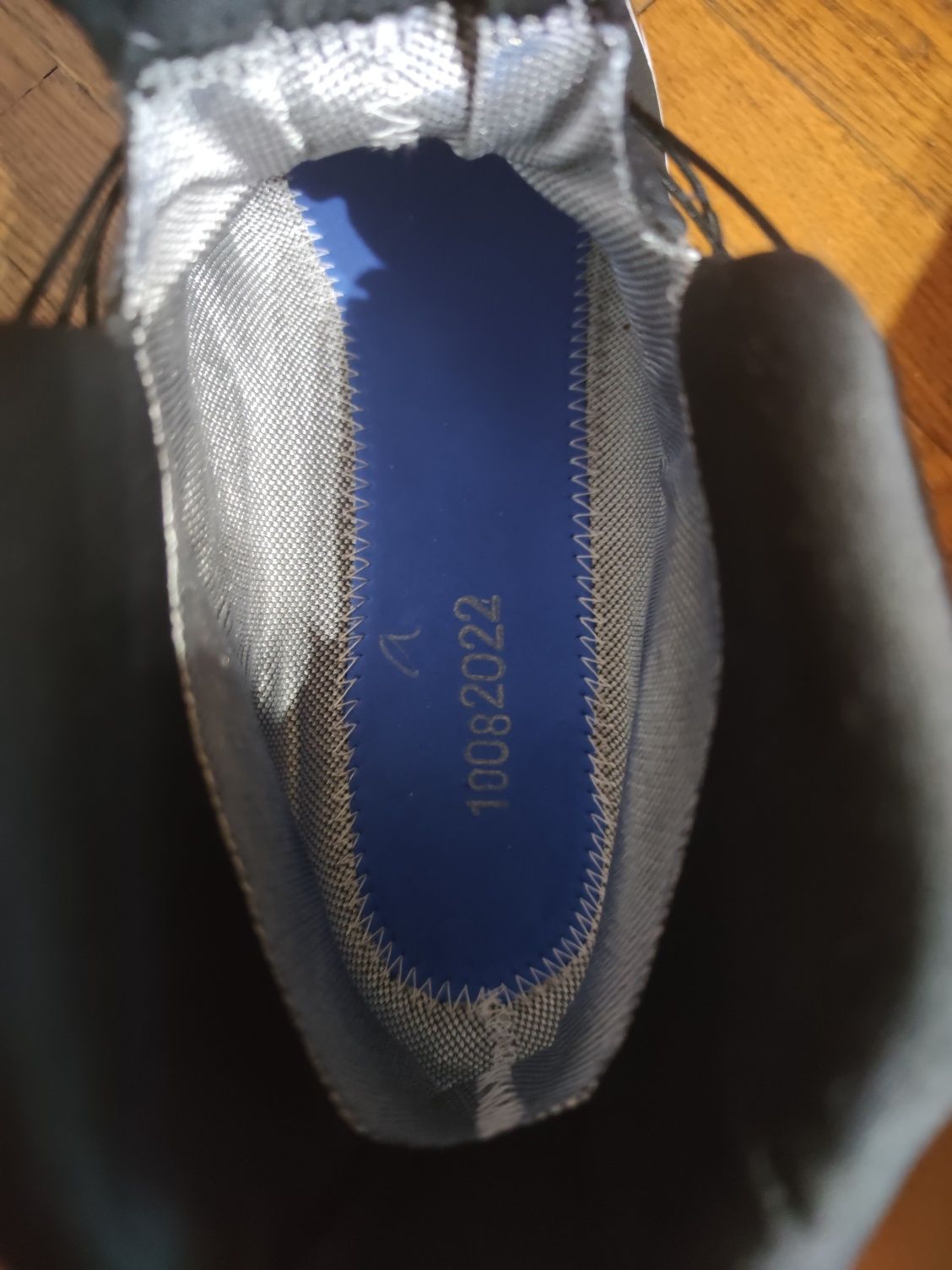 Salomon Cross Hike Mid GTX 2 продам кроссовки. Оригинал.