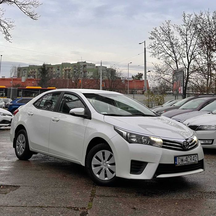 Toyota Corolla Biała Perła|1.3BenzynaVVT-i  99KM|Manual6b|SalonPL|2014