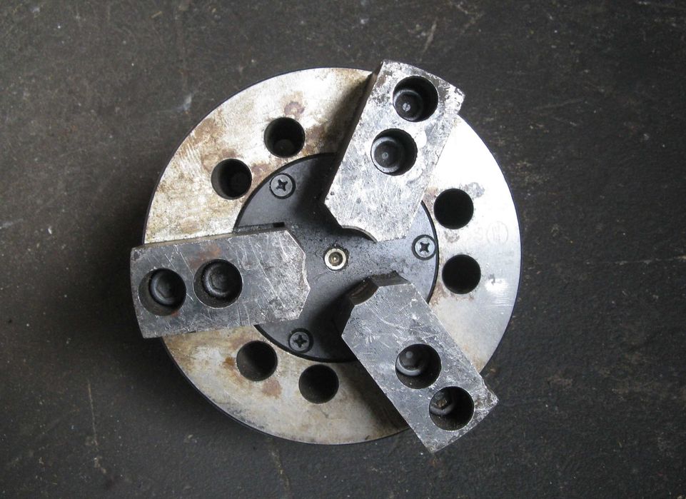 Uchwyt tokarski Fi-200 mm