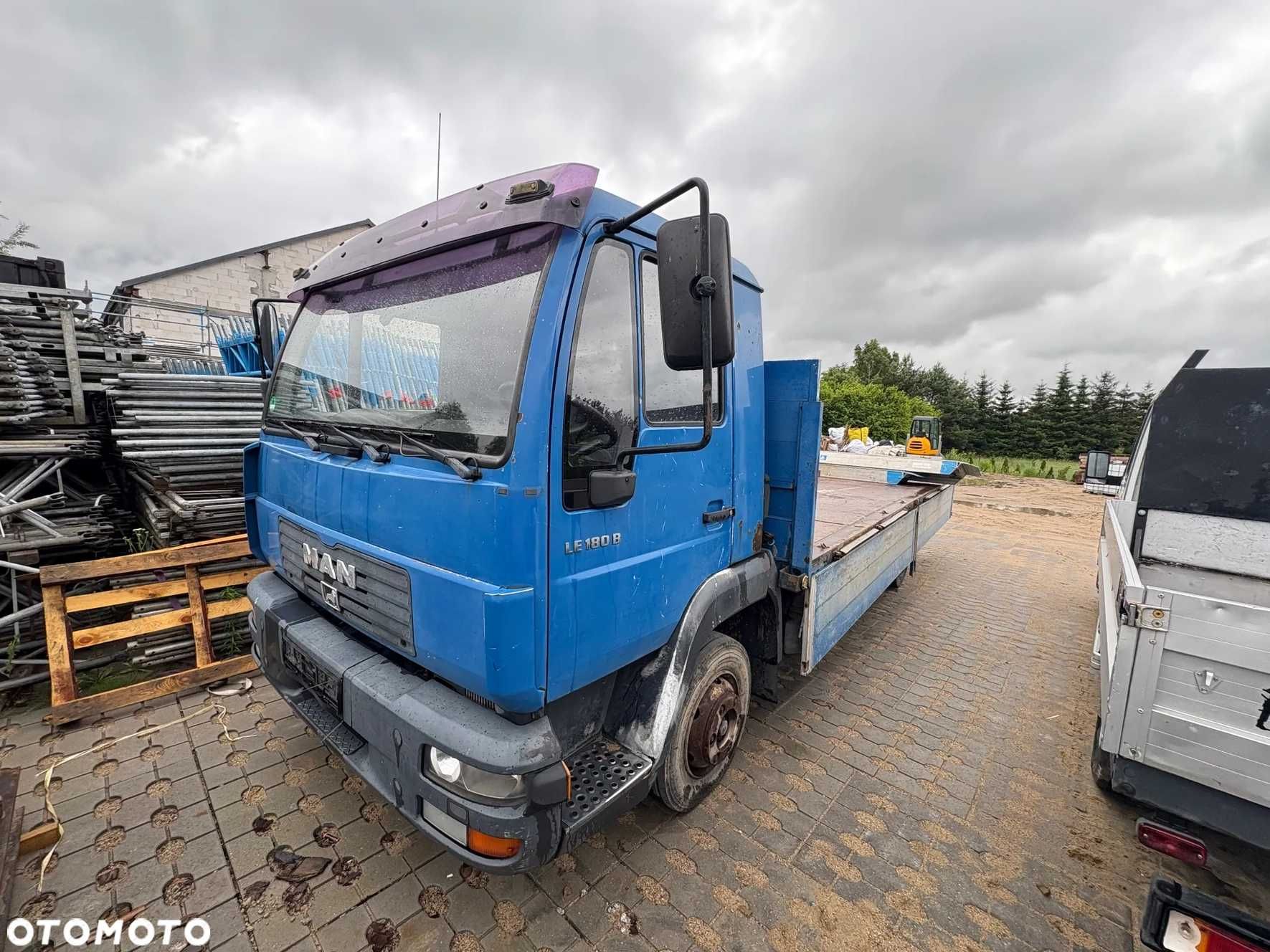 Ciężarówka MAN L 2000
