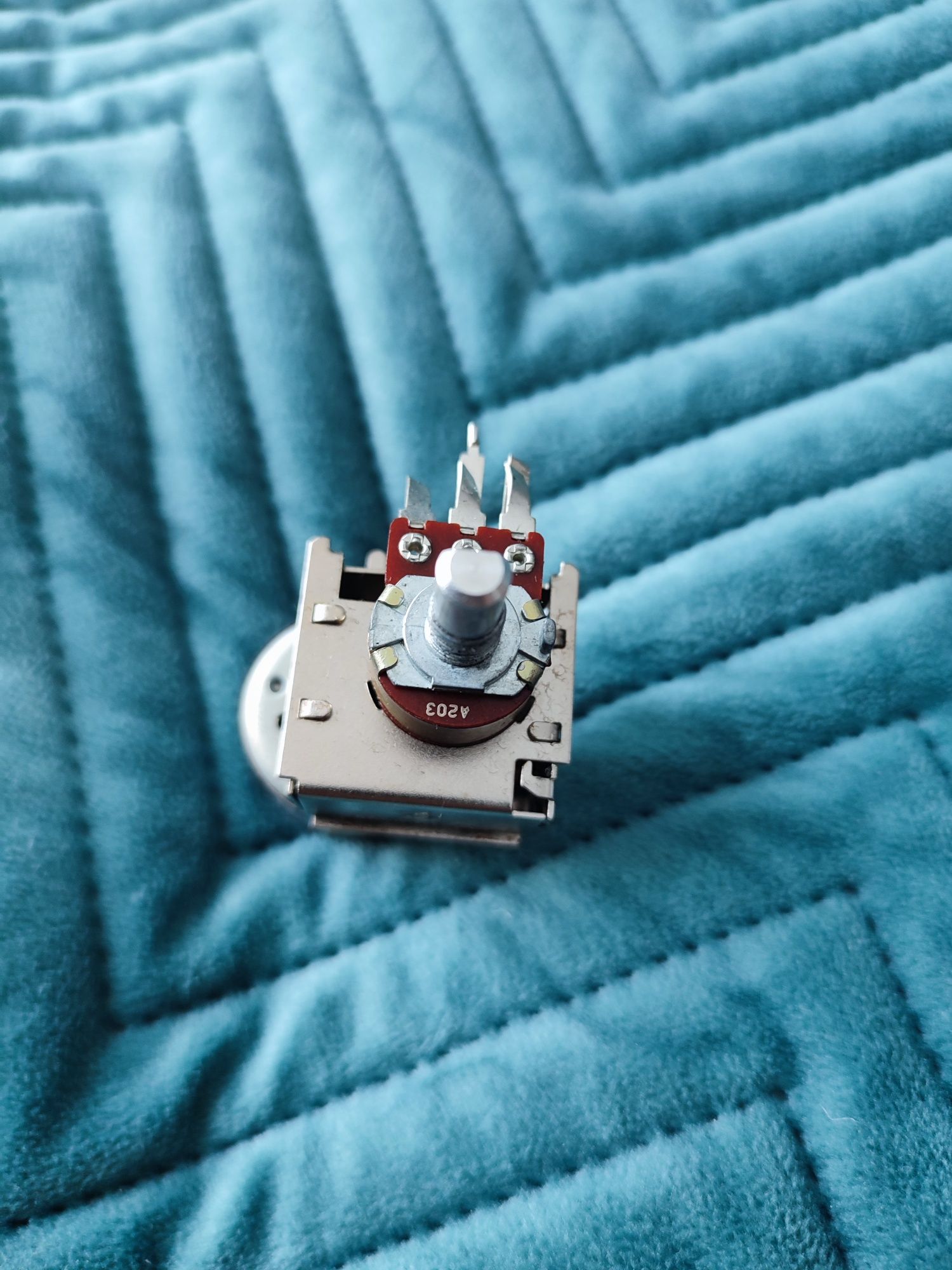Wzmacniacz Cambridge Audio A500 oryginalny potencjometr głośności uszk