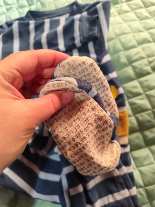 Чоловічок від carter's.