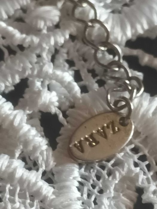 piekny naszyjnik z owadami