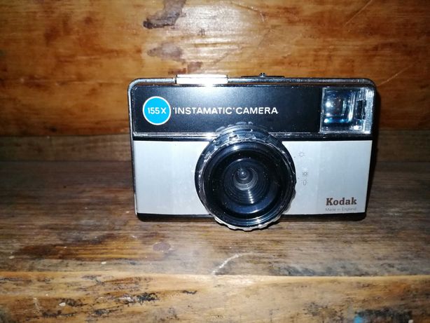 Máquina fotográfica Kodak 155x Instamatic Camera a funcionar