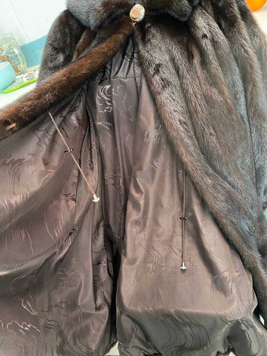 Роскошное норковое манто с большим объёмным капюшоном