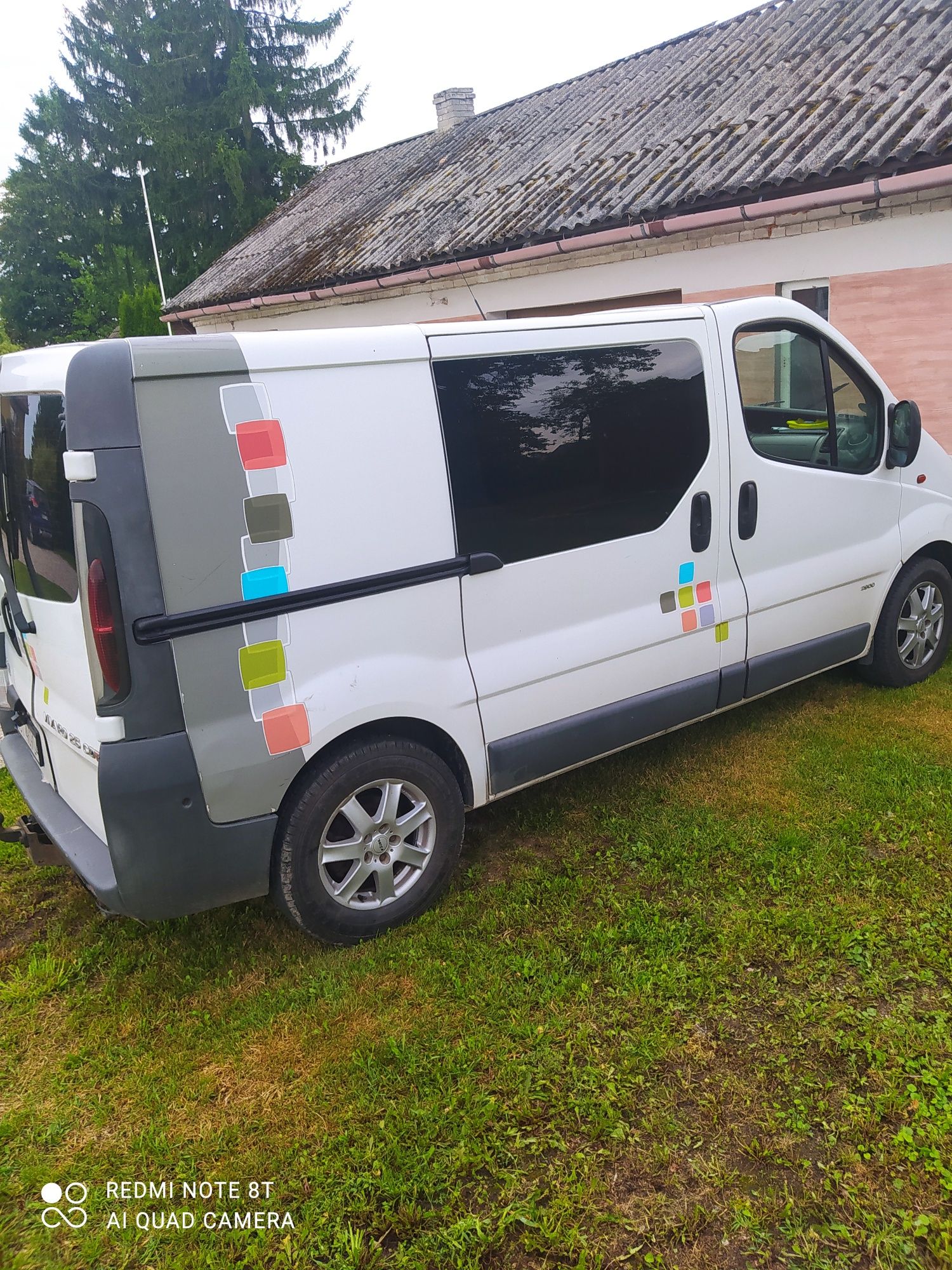 Opel Vivaro 2.5  2005 r