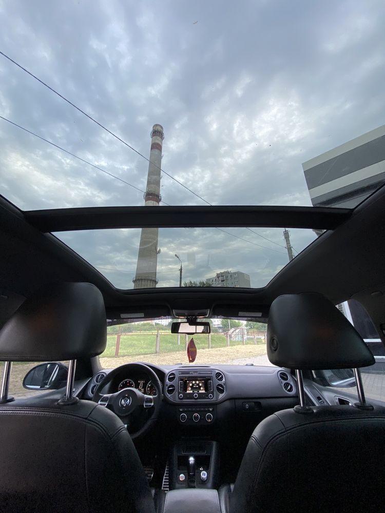 Volskwagen tiguan 2014 r line