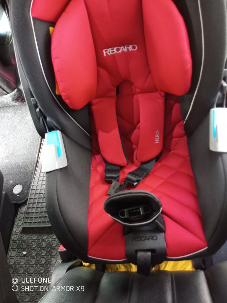 Fotelik samochodowy RECARO z bazą ISOFIX i wkładką dla niemowlaka