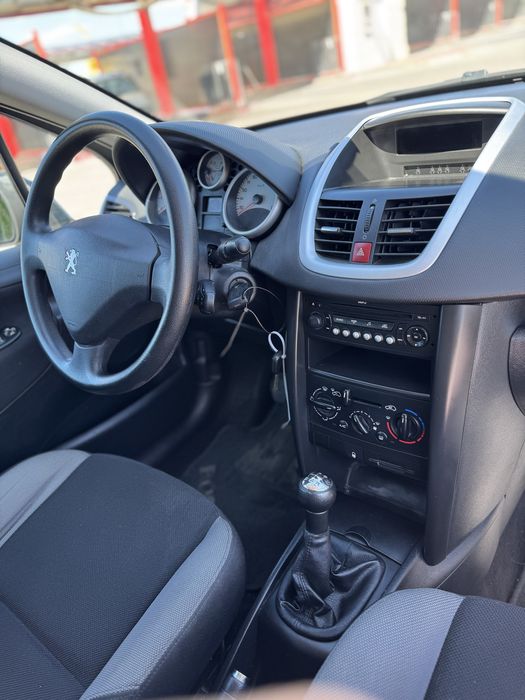 Peugeot 207 SW 1.4 бензин