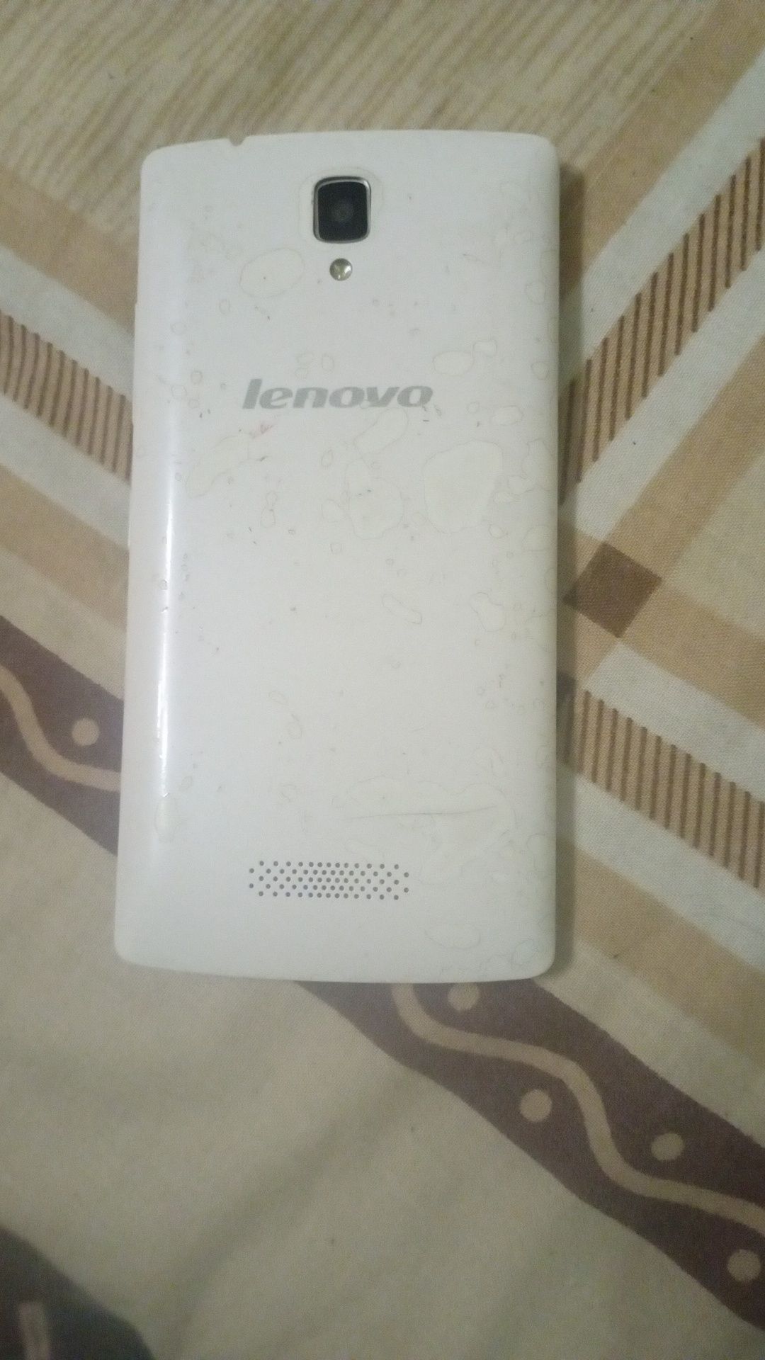 Мобильный телефон Lenovo A2010 под мелкий ремонт, на запчасти, под вос