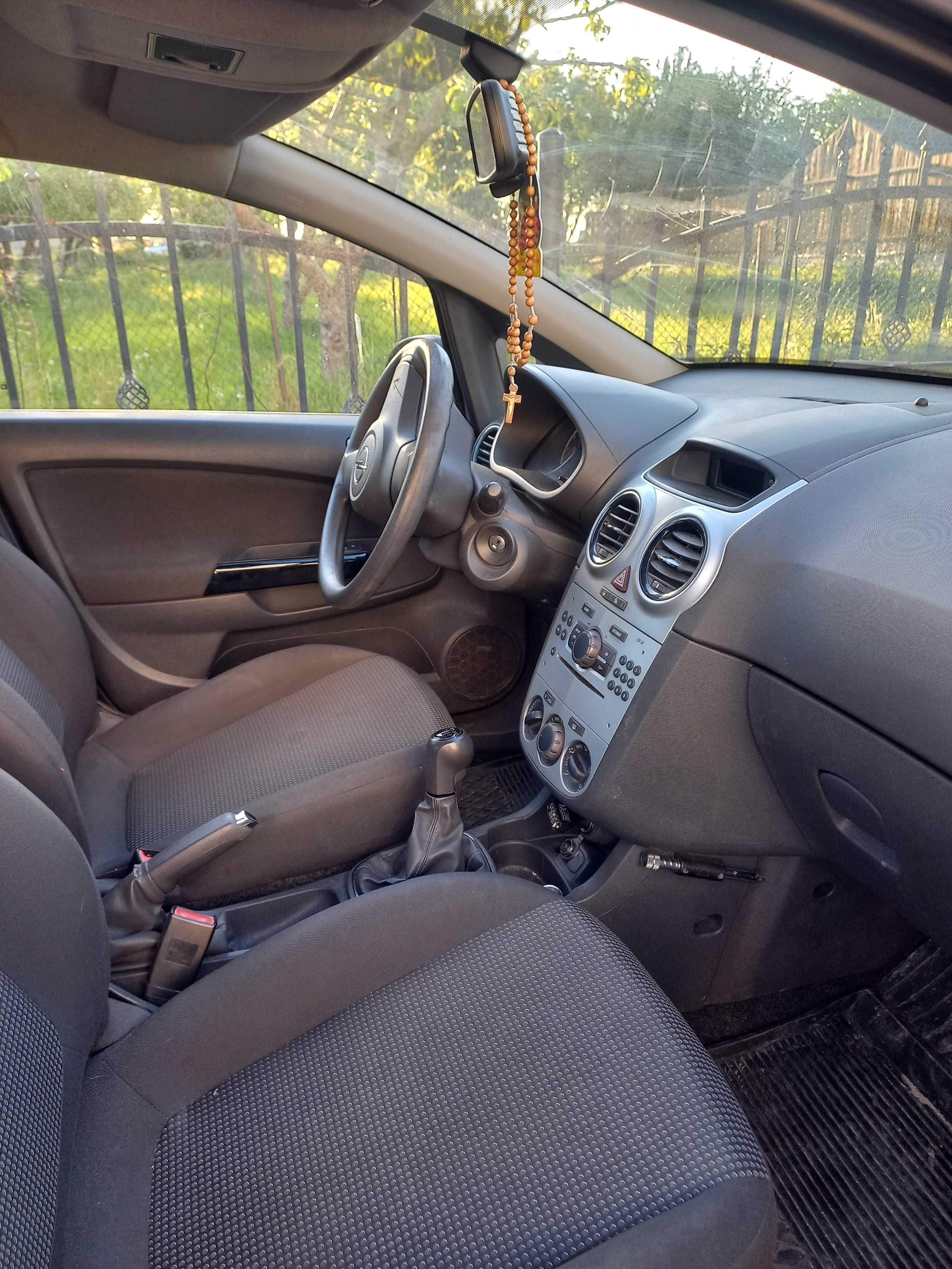 Sprzedam samochód Opel Corsa D 1.0 2011 rok