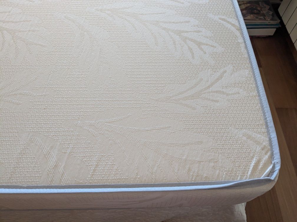Colchão novo 1,90cm x 0,90cm