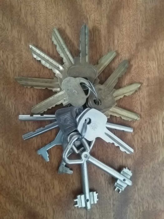 Комплект разных ключей