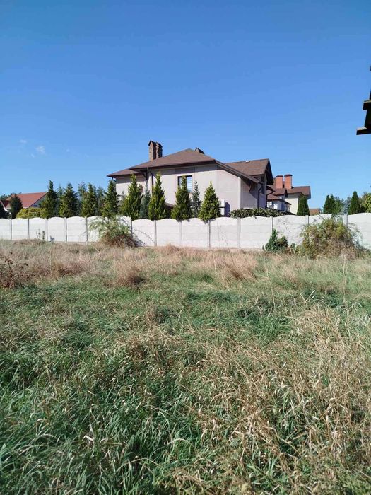 Участок в Фонтанке в 200 м от трассы