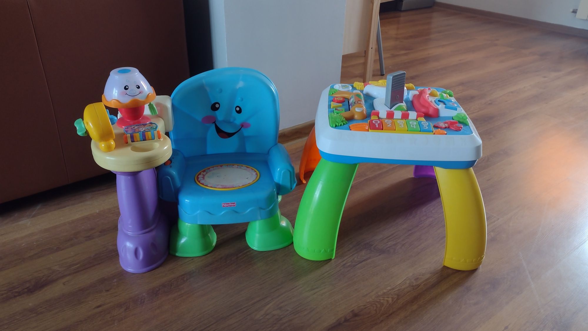 Krzesełko plus stolik Fisher Price