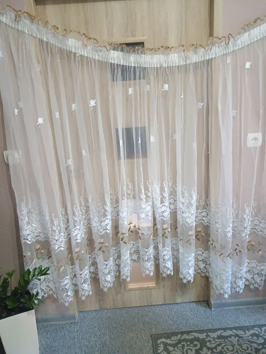 Piękna firanka do sprzedania pasuje na karnisz 180 cm