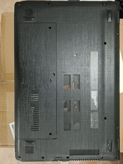 Acer Aspire E5-774G - Потужний ноутбук (i7-7500U / 20GB RAM)