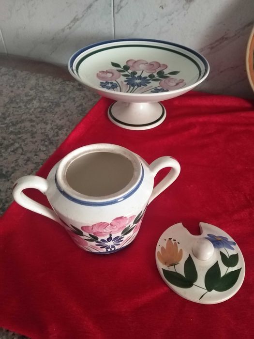Louça vintage decorada