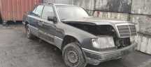 Mercedes E220 E-Klasa W124 93r Sedan Wszystkie Części Maska Klapa