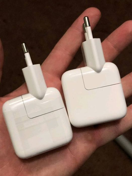 Продам новый оригинальный сетевой адаптер,блочек,зарядка на IPad