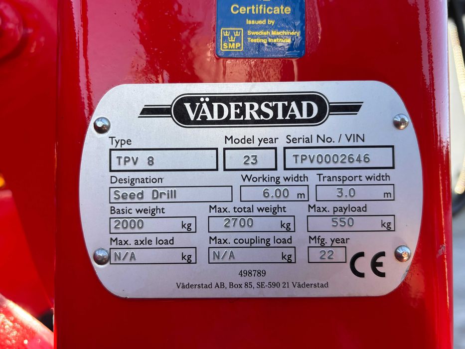 Siewnik punktowy Väderstad Tempo V8 + zbiornik czołowy FH 2200